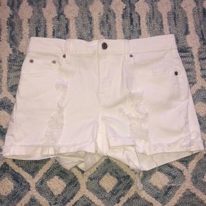 GAP White Denim distressed shorts - Size 27